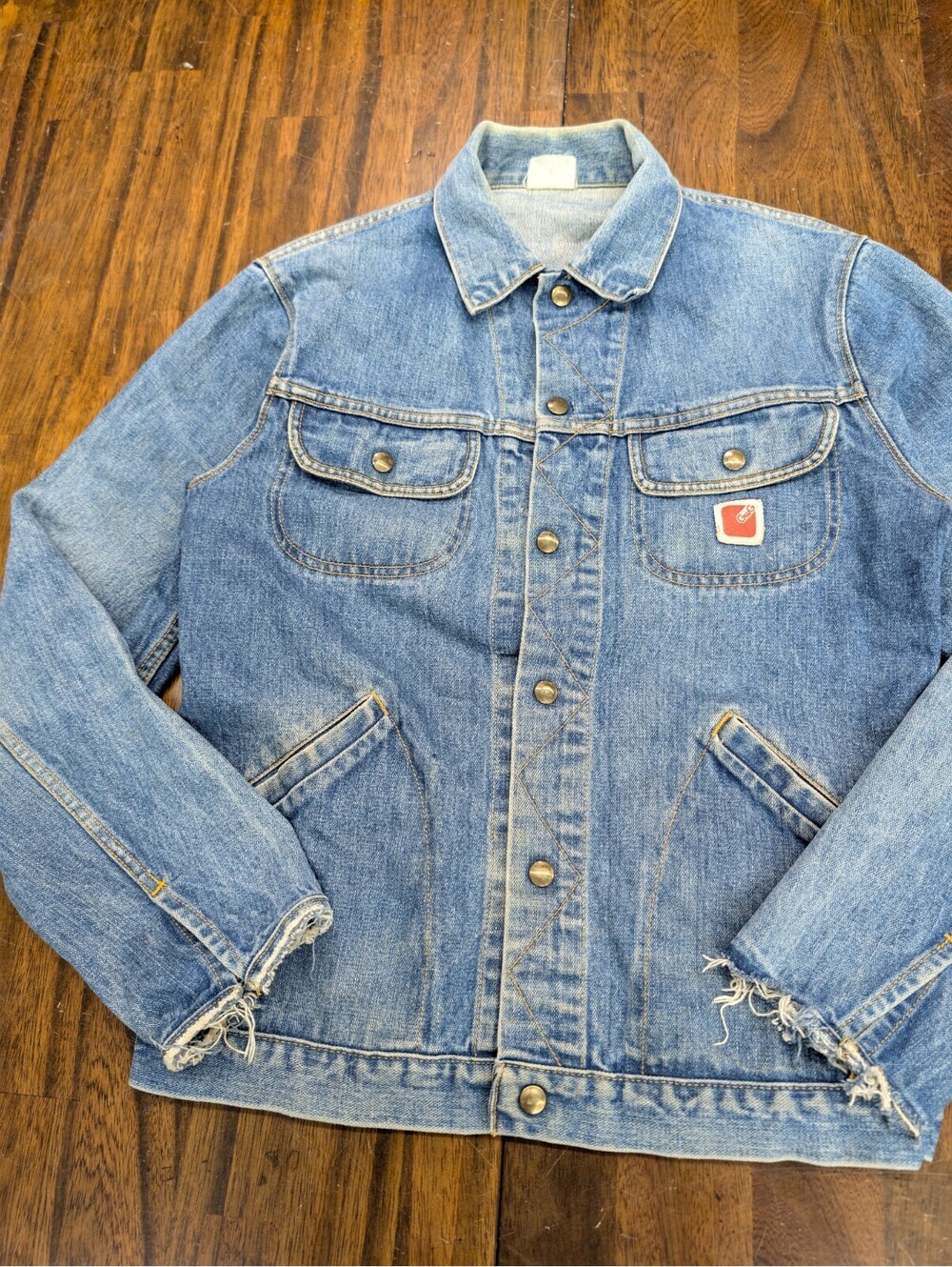 GWG Vintage Distressed Denim Trucker Jacket Blue Size Small